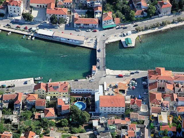 アパート Pavlov *